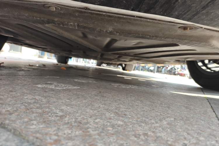 Used Denza D9 2022 EV 600 Four-Wheel Drive Prestige Model Chassis Front