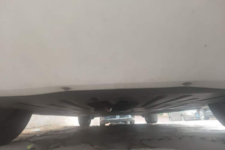 Used Denza D9 2022 DM-i 1040 Prestige Model Chassis Front