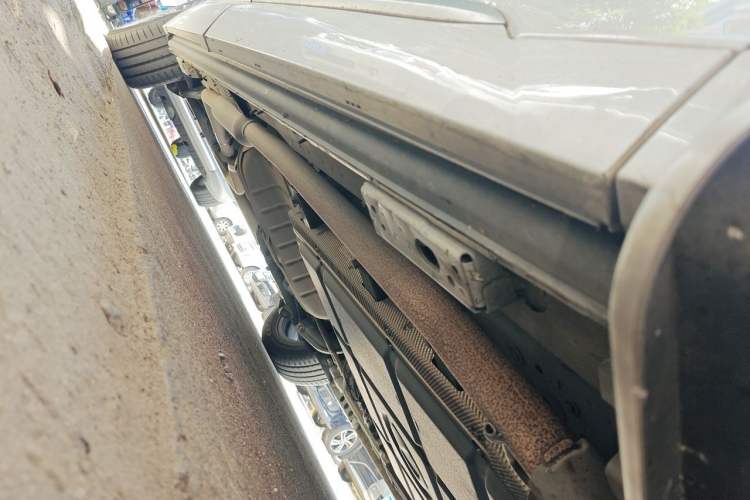 Used Denza D9 2022 DM-i 945 Luxury Model Chassis Front Right