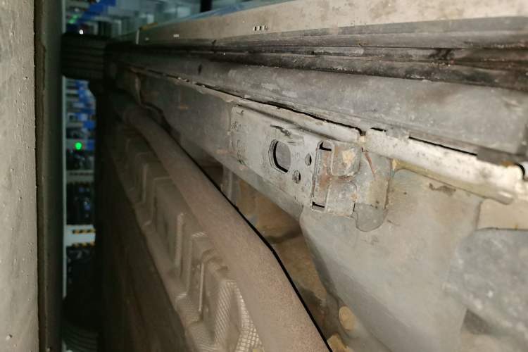 Used Denza D9 2022 DM-i 970 Four-Wheel Drive Prestige Model Chassis Front Right