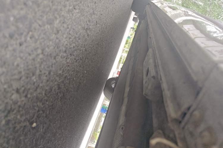 Used Denza D9 2022 DM-i 970 Four-Wheel Drive Flagship Model Chassis Front Right