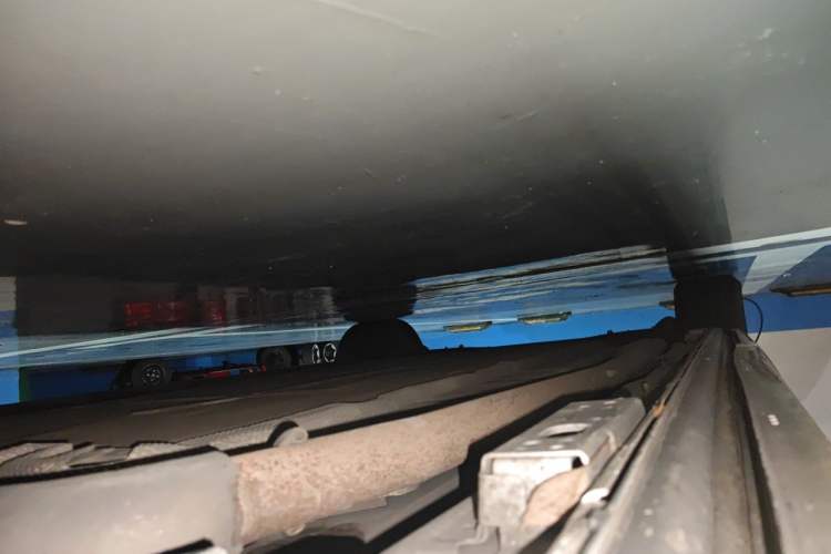 Used Denza D9 2022 DM-i 1040 Prestige Model Chassis Front Right