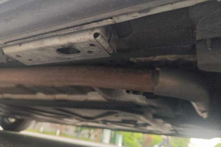 Used Denza D9 2022 DM-i 1040 Prestige Model Chassis Front Right