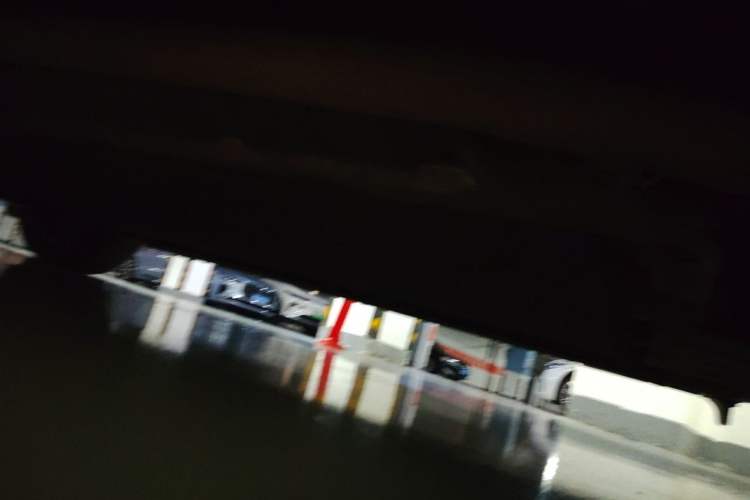 Used Denza D9 2022 DM-i 1040 Prestige Model Chassis Front Right