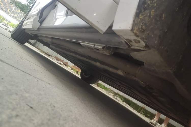 Used Denza D9 2022 DM-i 970 Four-Wheel Drive Prestige Model Chassis Front Right