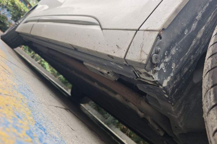 Used Denza D9 2022 DM-i 970 Four-Wheel Drive Prestige Model Chassis Front Right