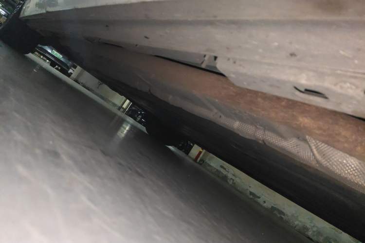 Used Denza D9 2022 DM-i 970 Four-Wheel Drive Flagship Model Chassis Front Right