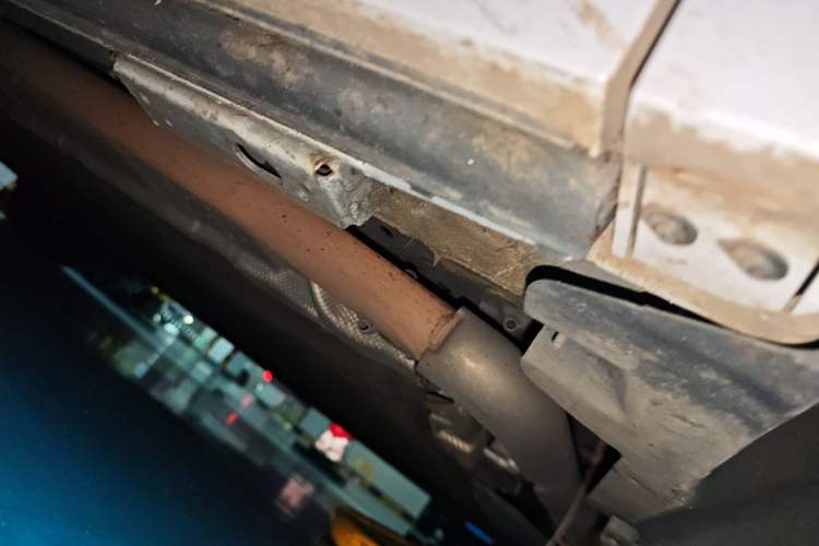 Used Denza D9 2022 DM-i 970 Four-Wheel Drive Prestige Model Chassis Front Right
