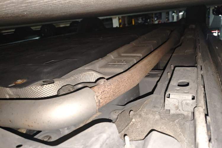 Used Denza D9 2022 DM-i 970 Four-Wheel Drive Flagship Model Chassis Front Right