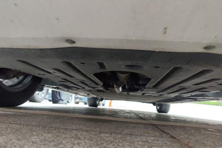 Used Denza D9 2022 DM-i 1040 Prestige Model Chassis Front