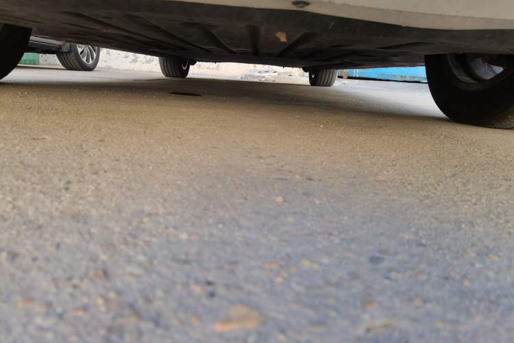 Used Denza D9 2022 EV 600 Four-Wheel Drive Flagship Model Chassis Front