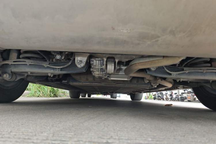 Used Denza D9 2022 DM-i 970 Four-Wheel Drive Flagship Model Chassis Rear