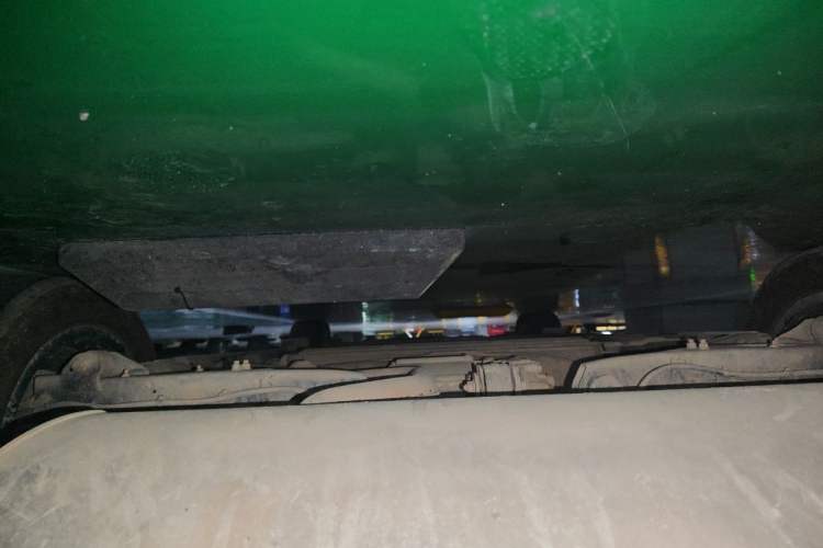 Used Denza D9 2022 DM-i 970 Four-Wheel Drive Flagship Model Chassis Rear
