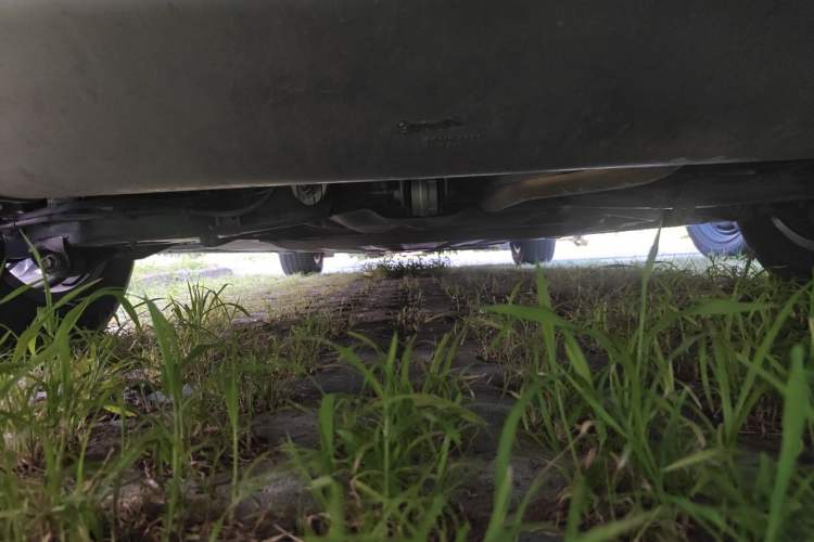 Used Denza D9 2022 DM-i 970 Four-Wheel Drive Flagship Model Chassis Rear