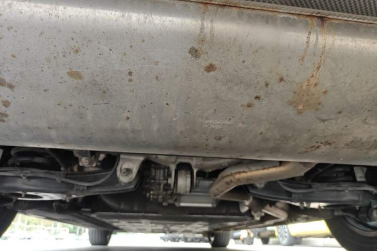 Used Denza D9 2022 DM-i 970 Four-Wheel Drive Prestige Model Chassis Rear