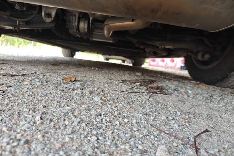 Used Denza D9 2022 DM-i 970 Four-Wheel Drive Prestige Model Chassis Rear