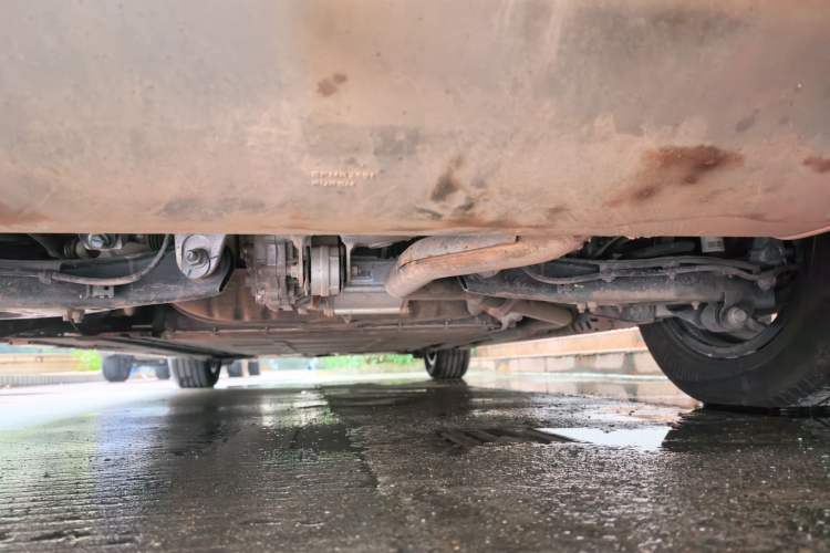 Used Denza D9 2022 DM-i 970 Four-Wheel Drive Prestige Model Chassis Rear