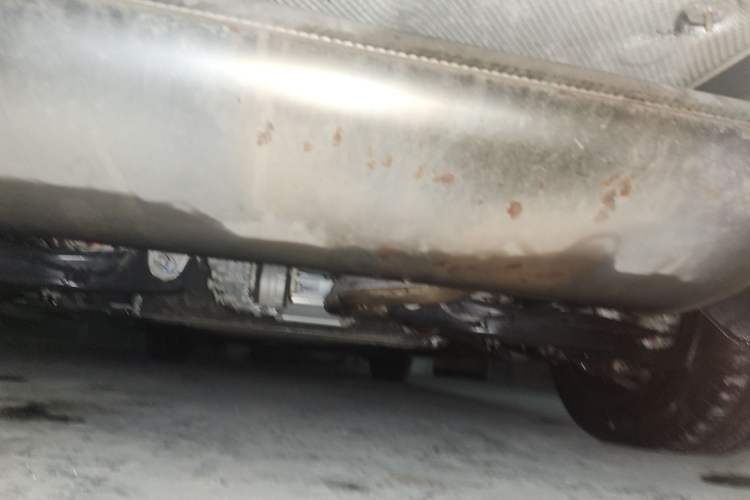 Used Denza D9 2022 DM-i 970 Four-Wheel Drive Flagship Model Chassis Rear
