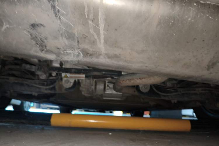 Used Denza D9 2022 DM-i 970 Four-Wheel Drive Prestige Model Chassis Rear