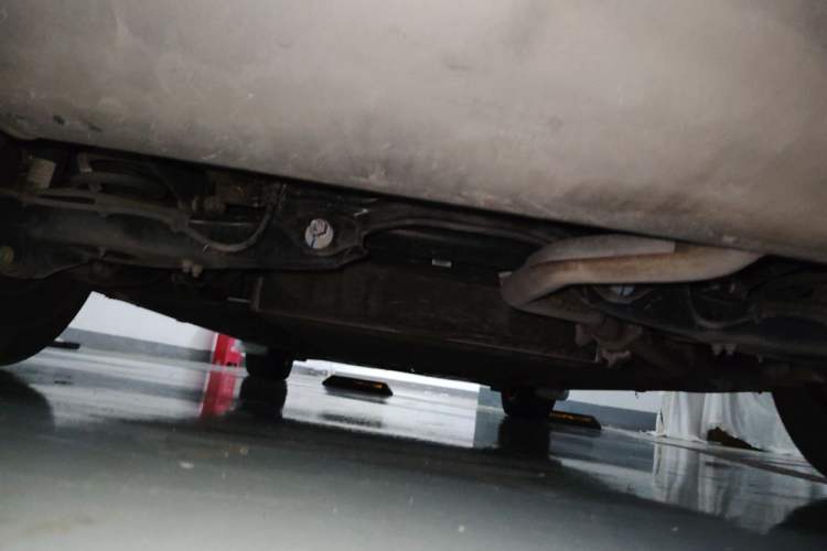 Used Denza D9 2022 DM-i 1040 Prestige Model Chassis Rear