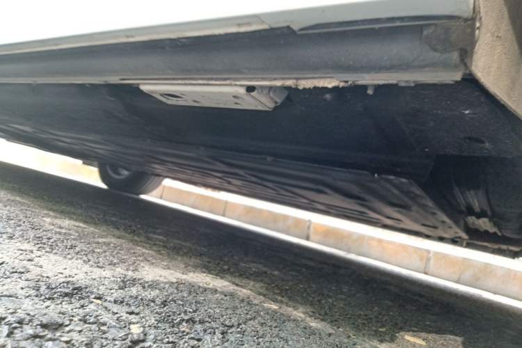 Used Denza D9 2022 DM-i 970 Four-Wheel Drive Prestige Model Chassis Rear Left
