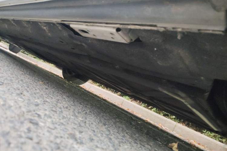 Used Denza D9 2022 DM-i 1040 Prestige Model Chassis Rear Left