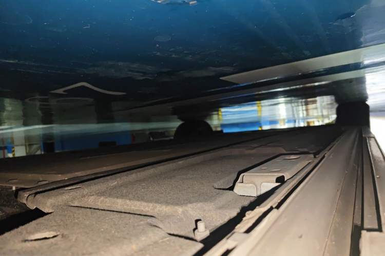 Used Denza D9 2022 DM-i 1040 Prestige Model Chassis Rear Left