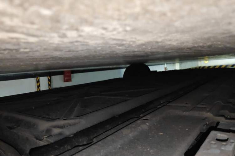 Used Denza D9 2022 DM-i 970 Four-Wheel Drive Prestige Model Chassis Rear Left