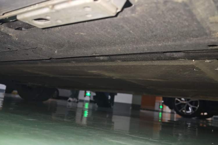 Used Denza D9 2022 DM-i 970 Four-Wheel Drive Flagship Model Chassis Rear Left