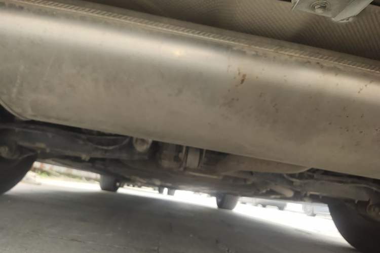 Used Denza D9 2022 DM-i 970 Four-Wheel Drive Prestige Model Chassis Rear