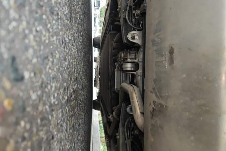 Used Denza D9 2022 DM-i 970 Four-Wheel Drive Flagship Model Chassis Rear