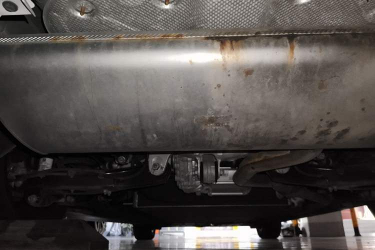 Used Denza D9 2022 DM-i 970 Four-Wheel Drive Flagship Model Chassis Rear