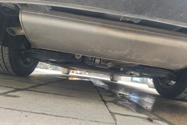 Used Denza D9 2022 DM-i 970 Four-Wheel Drive Prestige Model Chassis Rear