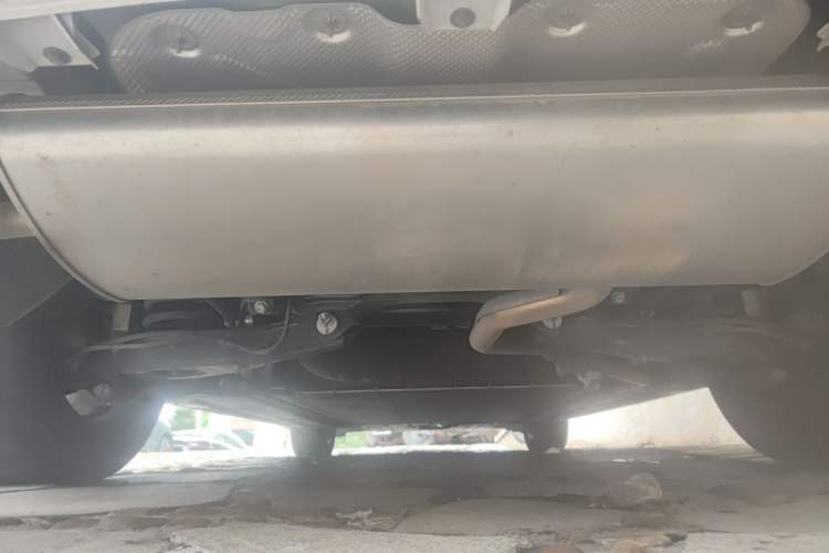 Used Denza D9 2022 DM-i 1040 Prestige Model Chassis Rear