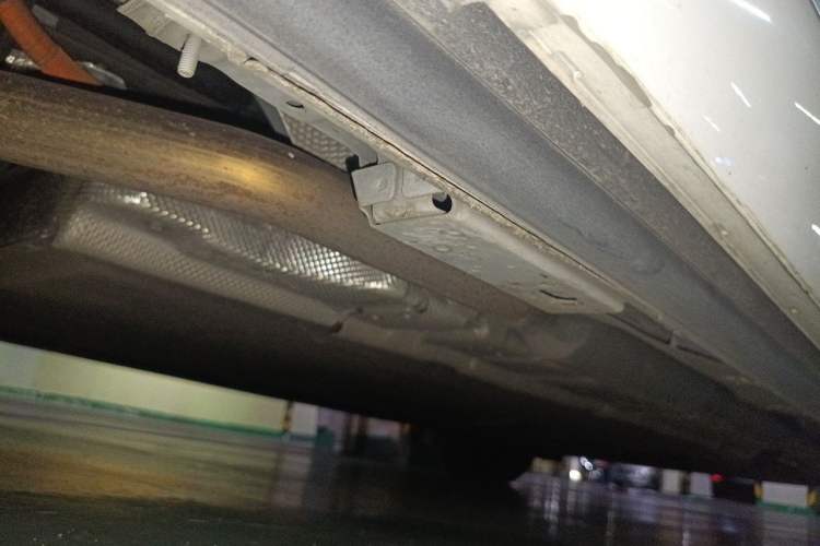 Used Denza D9 2022 DM-i 970 Four-Wheel Drive Flagship Model Chassis Rear Right