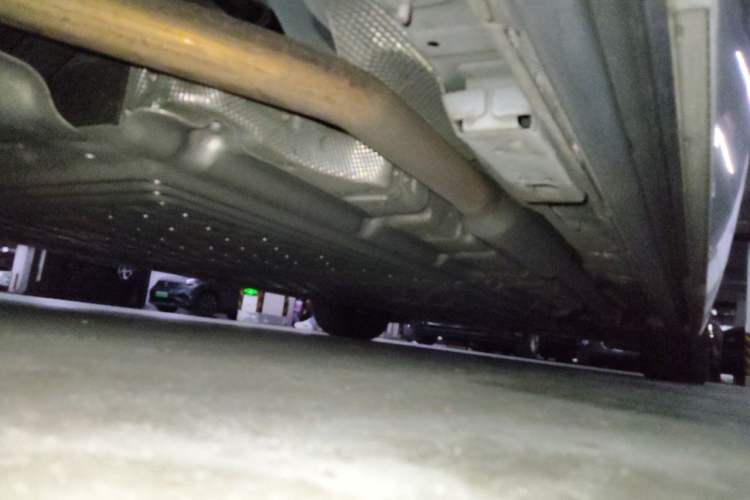 Used Denza D9 2022 DM-i 970 Four-Wheel Drive Flagship Model Chassis Rear Right