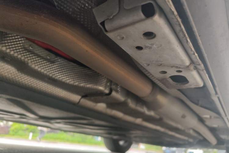 Used Denza D9 2022 DM-i 1040 Prestige Model Chassis Rear Right