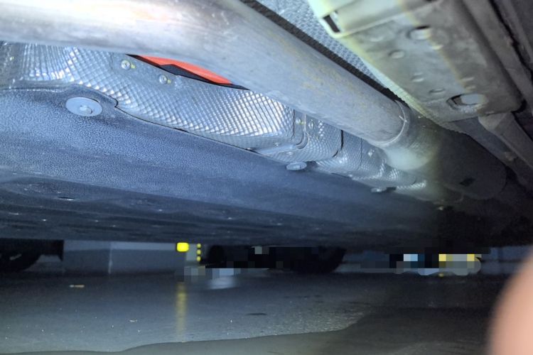 Used Denza D9 2022 DM-i 1040 Prestige Model Chassis Rear Right