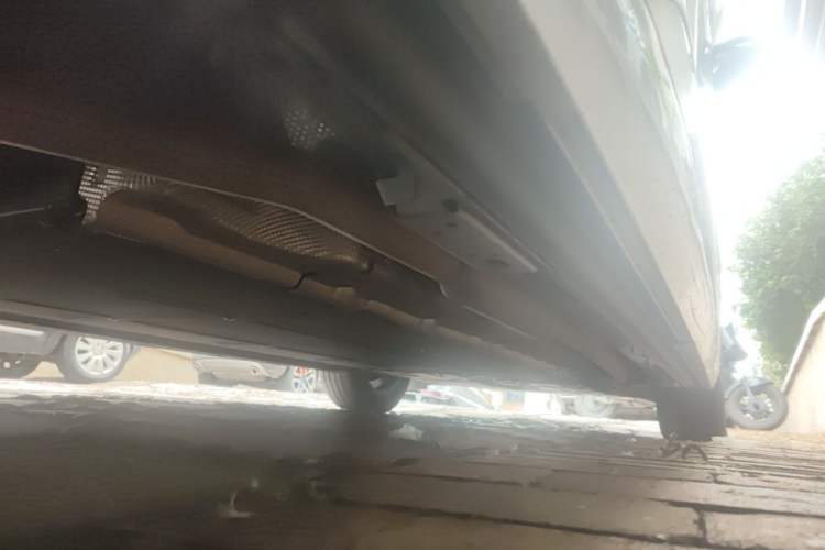 Used Denza D9 2022 DM-i 1040 Prestige Model Chassis Rear Right