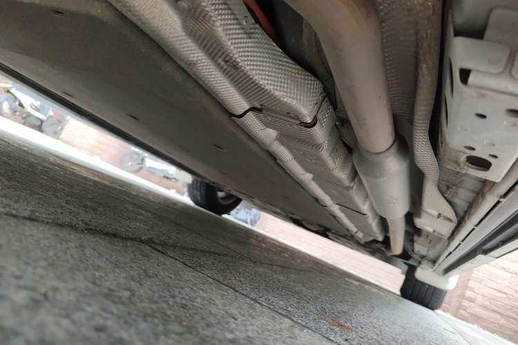 Used Denza D9 2022 DM-i 1040 Prestige Model Chassis Rear Right