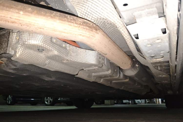 Used Denza D9 2022 DM-i 970 Four-Wheel Drive Flagship Model Chassis Rear Right