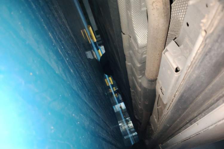 Used Denza D9 2022 DM-i 1040 Prestige Model Chassis Rear Right