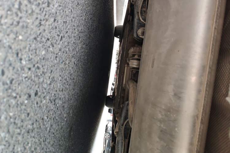 Used Denza D9 2022 DM-i 970 Four-Wheel Drive Flagship Model Chassis Rear