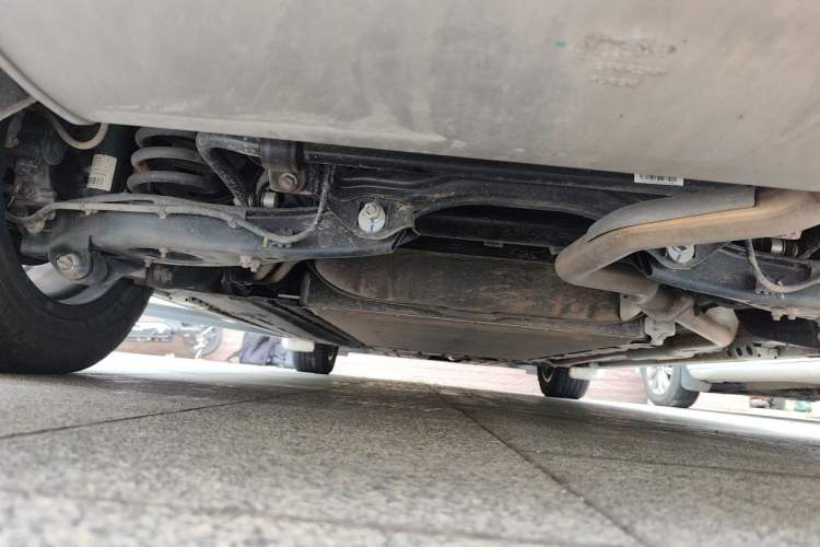 Used Denza D9 2022 DM-i 1040 Prestige Model Chassis Rear