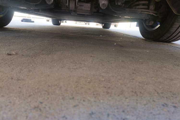 Used Denza D9 2022 EV 600 Four-Wheel Drive Flagship Model Chassis Rear