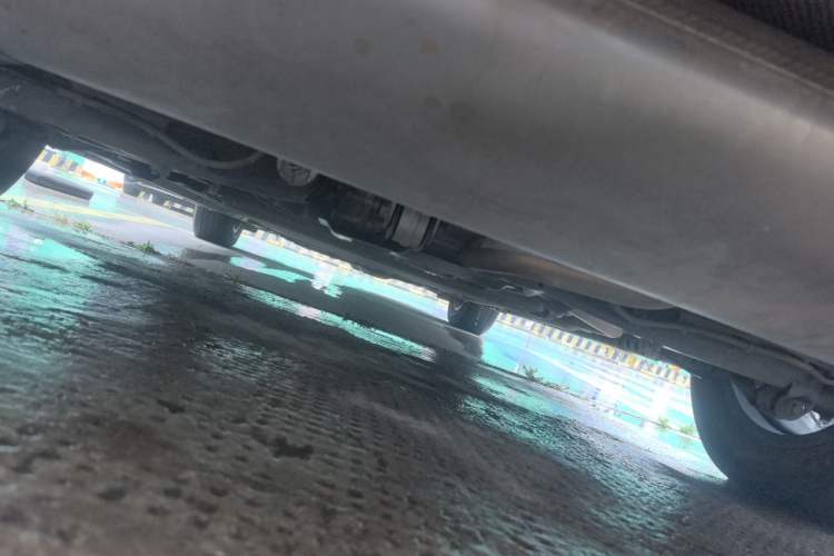Used Denza D9 2022 DM-i 970 Four-Wheel Drive Flagship Model Chassis Rear