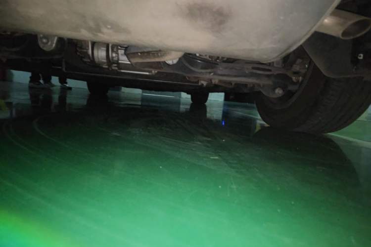 Used Denza D9 2022 DM-i 970 Four-Wheel Drive Flagship Model Chassis Rear