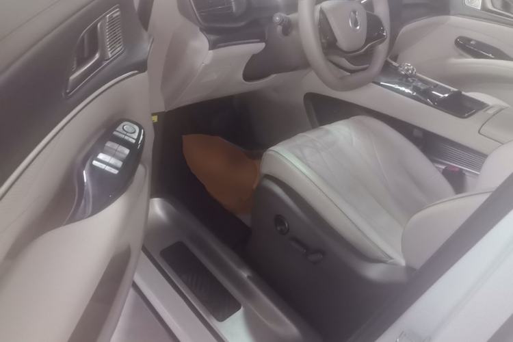 Used Denza D9 2022 DM-i 970 Four-Wheel Drive Prestige Model Driver Seat