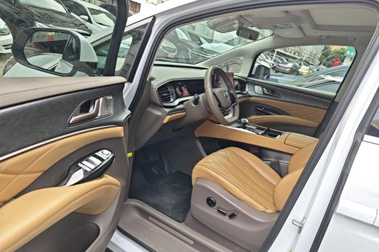 Used Denza D9 2022 DM-i 1040 Prestige Model Driver Seat