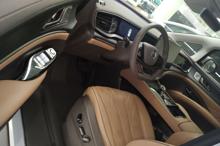 Used Denza D9 2022 DM-i 970 Four-Wheel Drive Flagship Model Driver Seat